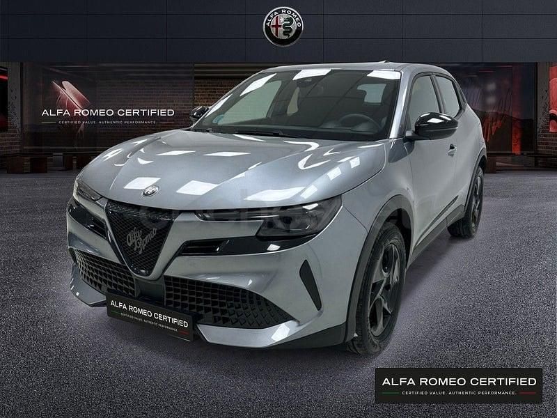 Usado Alfa Romeo Junior 145 CV (106 kW) 2025 Gris / plata SUV