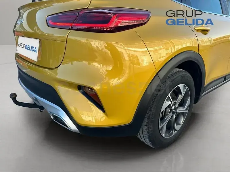 Usado Kia XCeed 120 CV (88 kW) 2022 Amarillo SUV