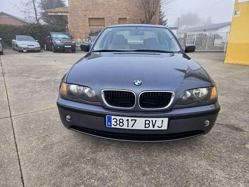 Usado BMW 318 116 CV (85 kW) 2002 Gris Berlina