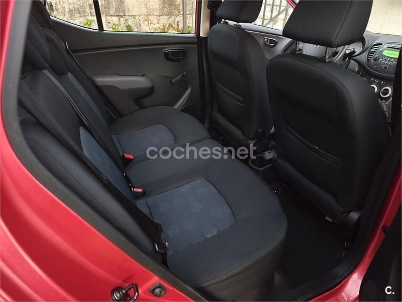 Rojo Usado 2012 Hyundai i10 Comfort Utilitario | 4150 € (Buen precio) - Imagen 1/4