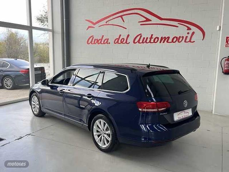Usado VW Passat Advance 150 CV (110 kW) 2019 Azul Familiar