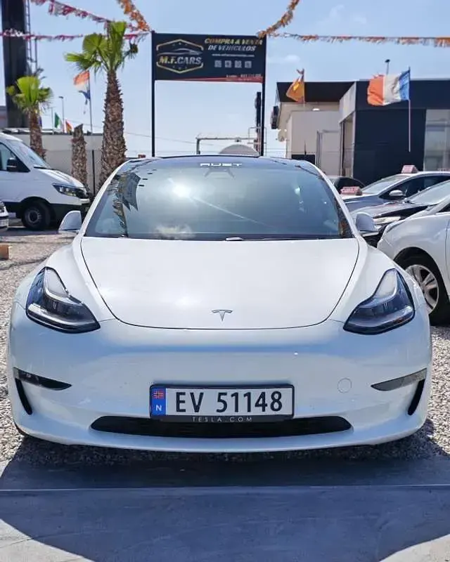 Używany Tesla Model 3 324 kW (441 KM) 2019 Biały Sedan/Limuzyna
