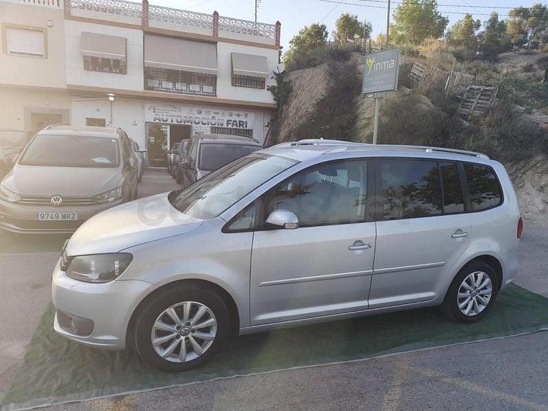 Usado VW Touran Advance 140 CV (102 kW) 2011 Gris / plata Monovolumen
