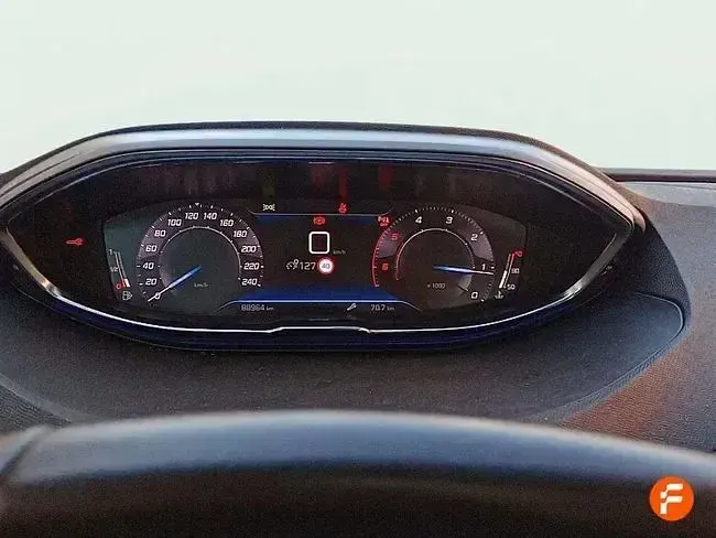 Usado Peugeot 3008 Active 130 CV (95 kW) 2021 Gris SUV