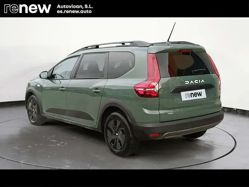 Usado Dacia Jogger Expression 140 CV (102 kW) 2025 Verde Monovolumen
