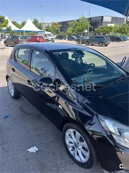Usado Opel Corsa Selective 90 CV (66 kW) 2017 Negro Utilitario