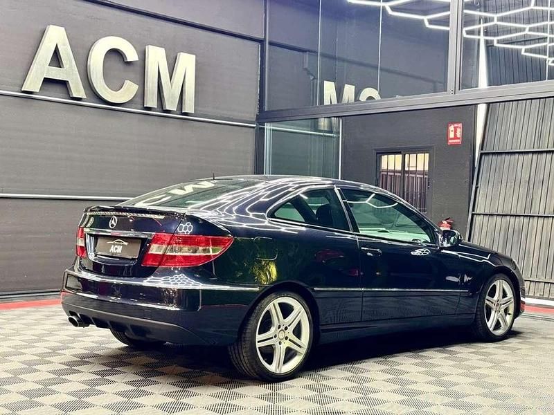 Usado Mercedes CLC180 143 CV (105 kW) 2009 Azul Utilitario