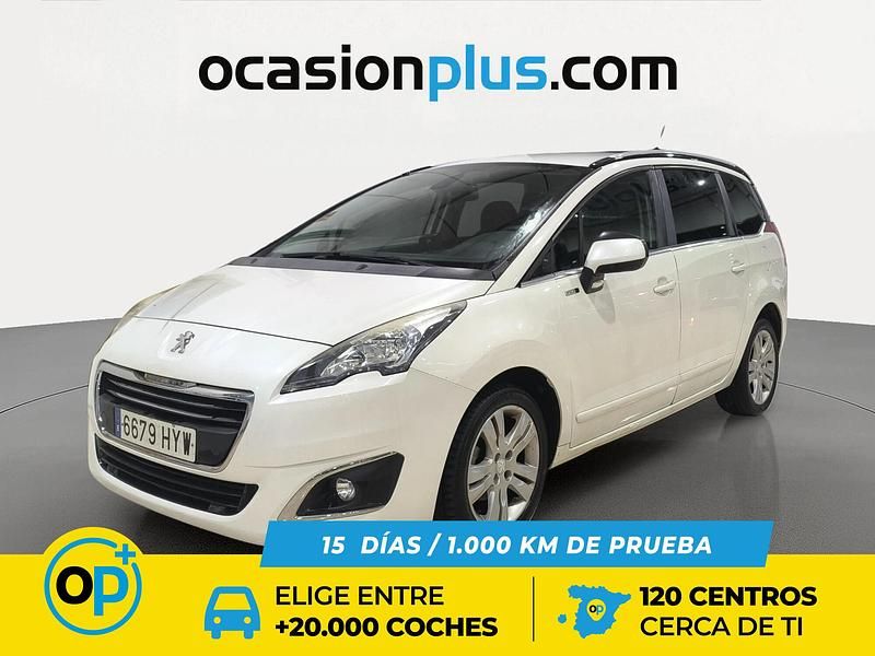 Usado Peugeot 5008 Style 115 CV (84 kW) 2014 Blanco Monovolumen