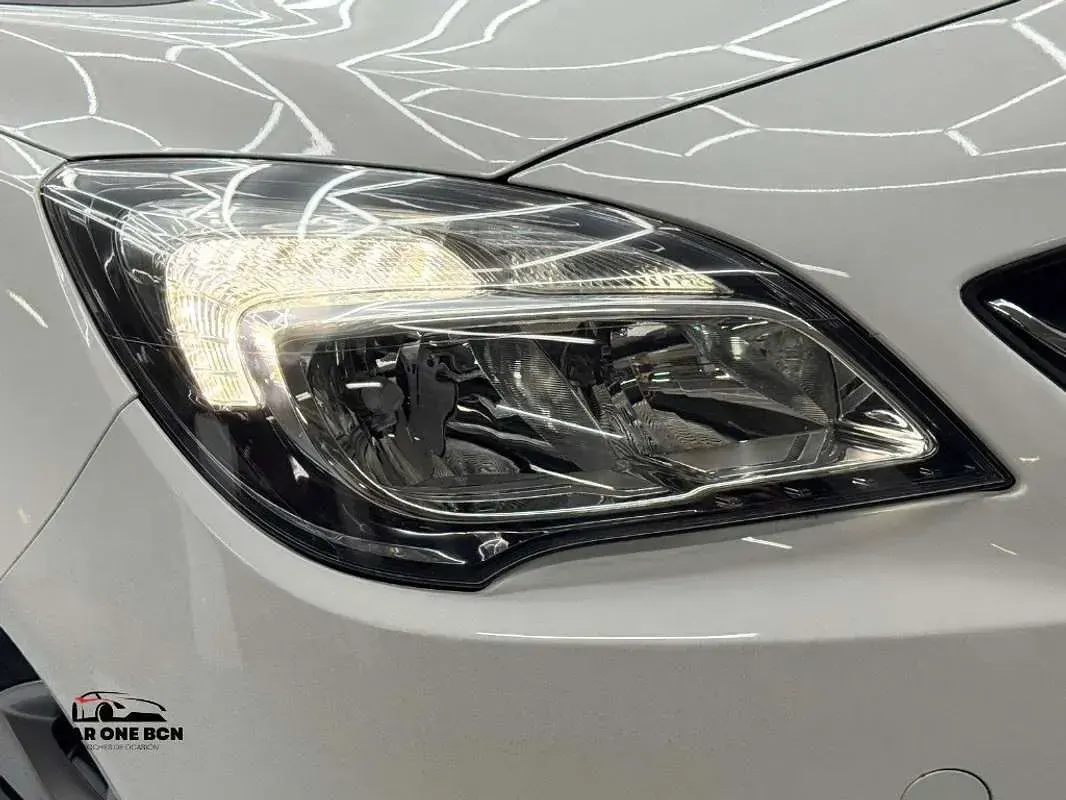 Usado Opel Meriva Selective 110 CV (80 kW) 2016 Blanco Monovolumen