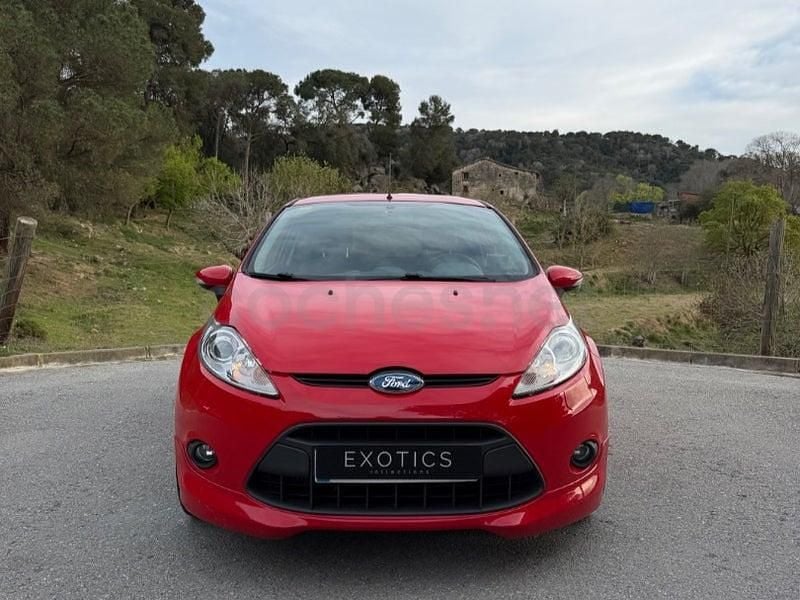 Usado Ford Fiesta Sport 90 CV (66 kW) 2009 Rojo Utilitario