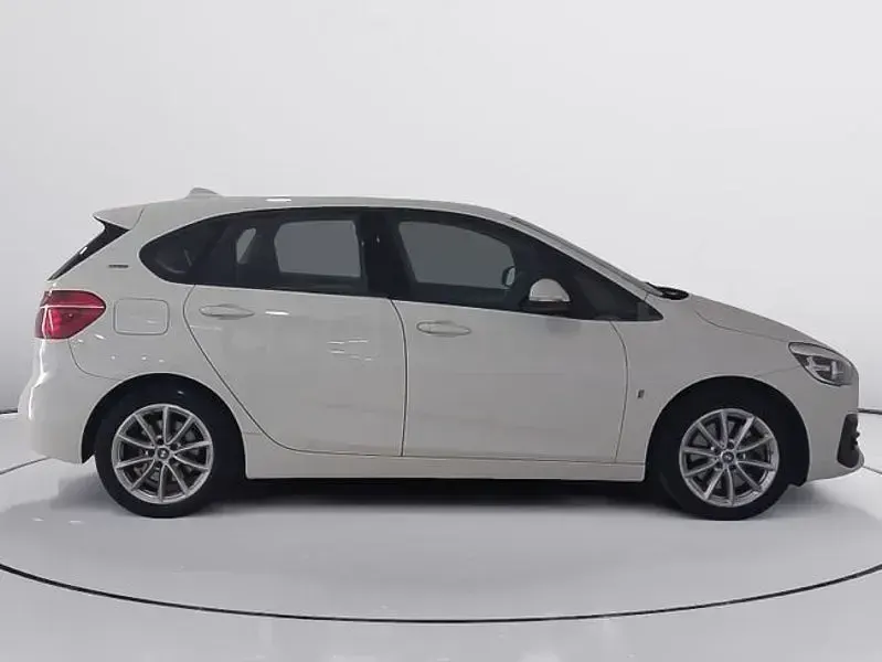 Usado BMW 225 Active Tourer iPerformance 224 CV (164 kW) 2018 Blanco Monovolumen
