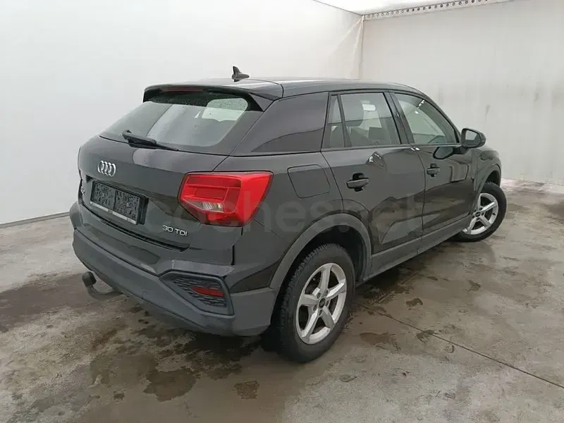 Usado Audi Q2 Advanced Plus 116 CV (85 kW) 2022 Negro SUV