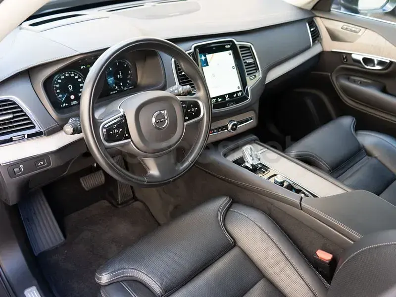 Usado Volvo XC90 Inscription 235 CV (172 kW) 2022 Marrón SUV