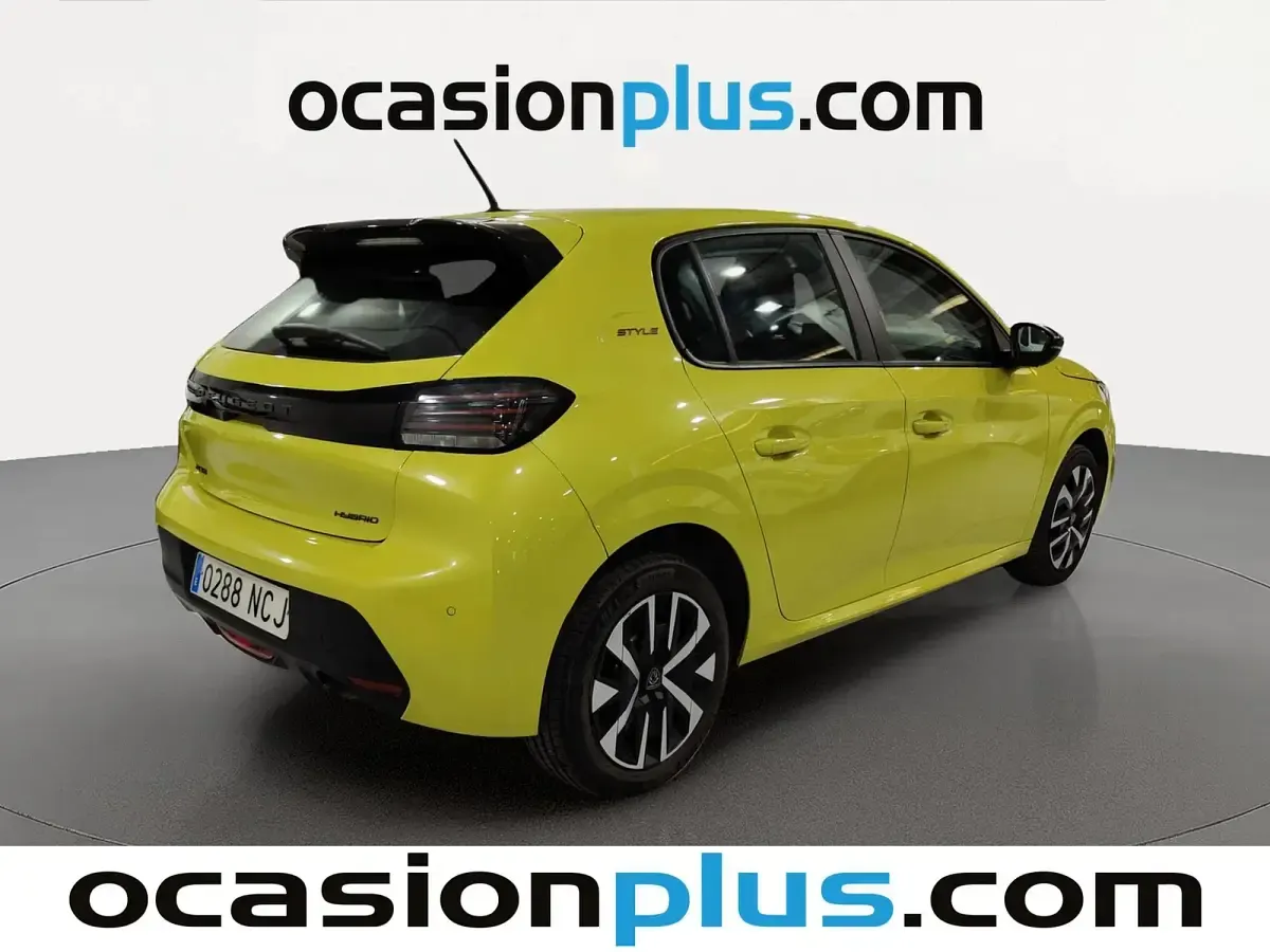 Usado Peugeot 208 Style 110 CV (80 kW) 2025 Amarillo Utilitario