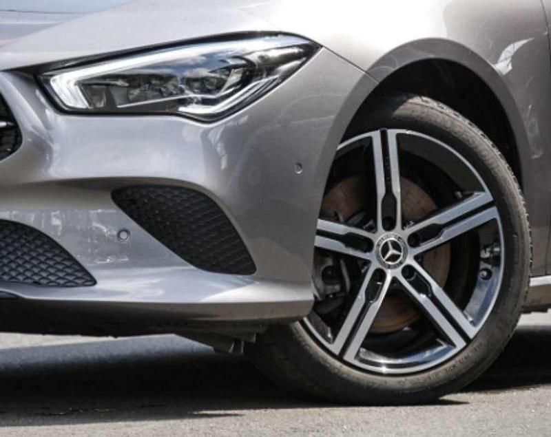 Usado Mercedes CLA250e Shooting Brake 163 CV (119 kW) 2023 Gris Familiar