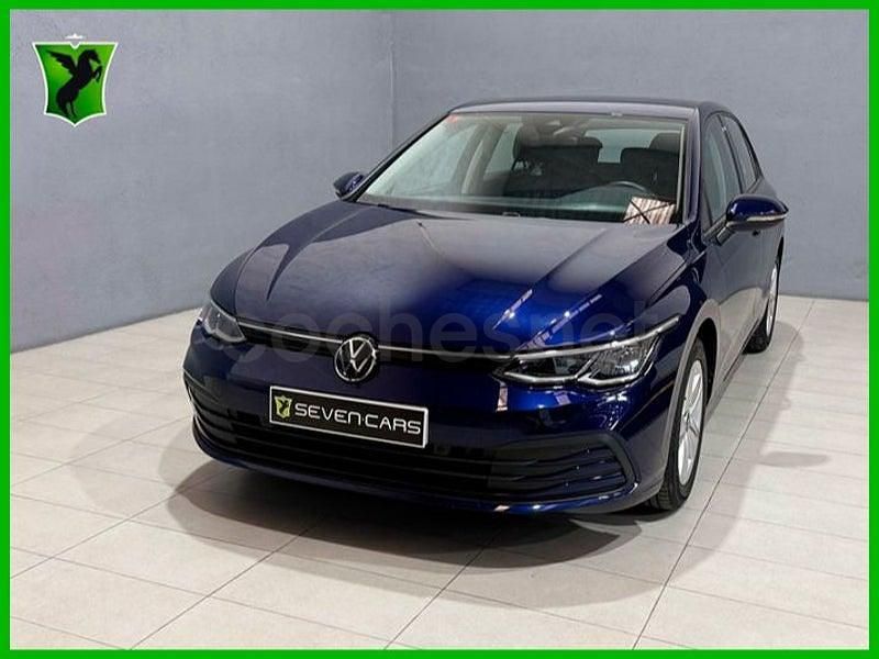 Usado VW Golf VIII 110 CV (80 kW) 2021 Azul Berlina