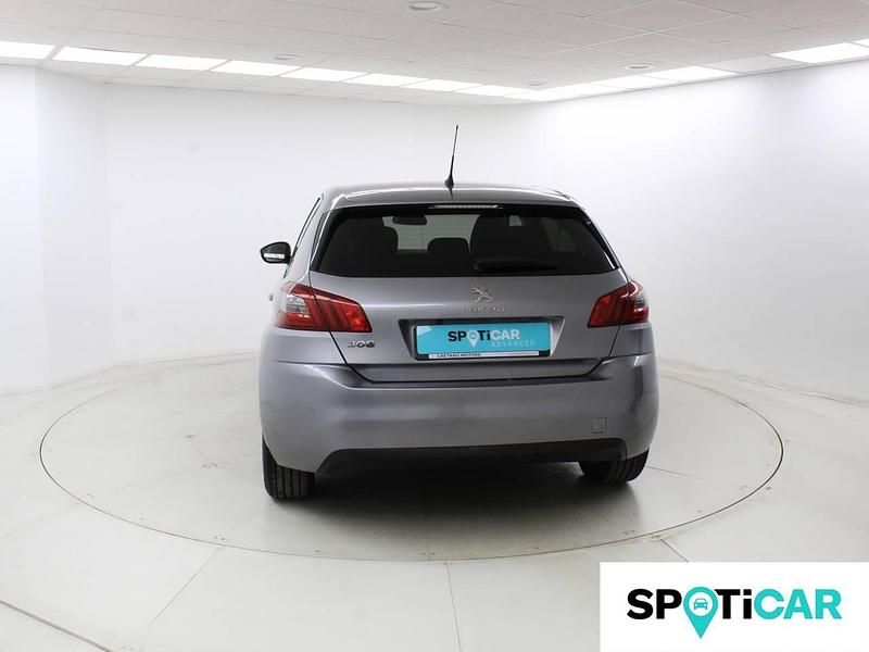 Usado Peugeot 308 Style 130 CV (95 kW) 2018 Gris Berlina