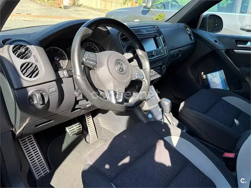 Usado VW Tiguan R-line 177 CV (130 kW) 2013 Negro SUV
