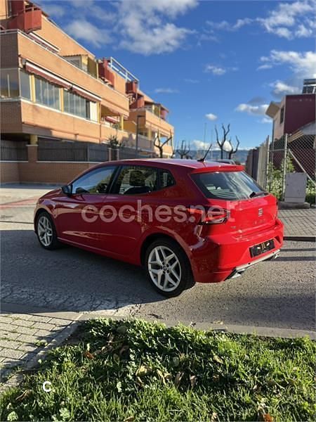 Usado Seat Ibiza FR 90 CV (66 kW) 2021 Rojo Utilitario