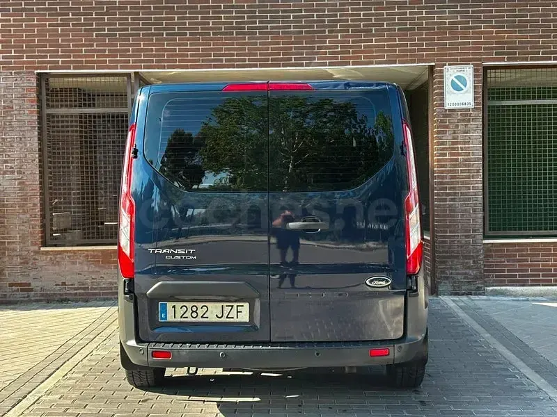 Usado Ford Tourneo Trend 130 CV (95 kW) 2017 Azul Monovolumen