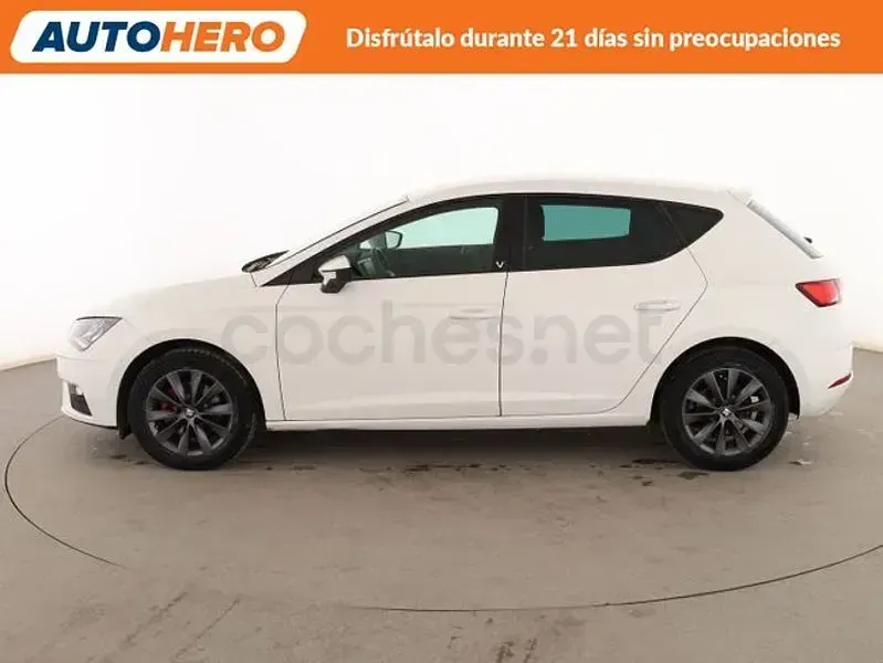 Usado Seat Leon Style 115 CV (84 kW) 2019 Blanco Berlina