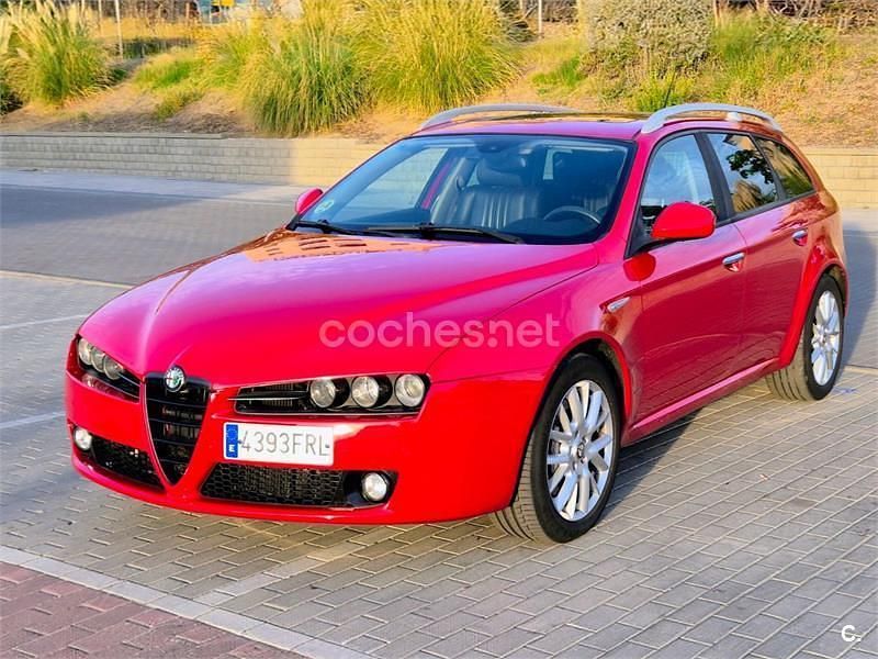 Usado Alfa Romeo 159 200 CV (147 kW) 2007 Rojo Familiar