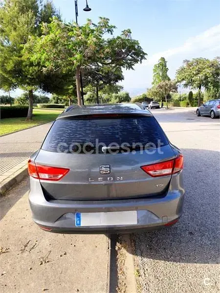 Begagnad Seat Leon ST Style 105 HK (77 kW) 2015 Grå Kombi