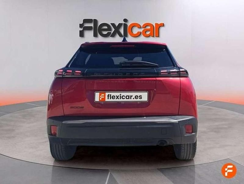 Usado Peugeot 2008 Active 101 CV (74 kW) 2023 Rojo SUV