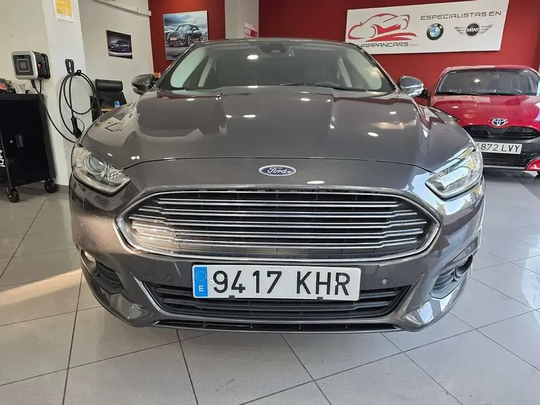Usado Ford Mondeo Business Edition 160 CV (117 kW) 2018 Gris Berlina