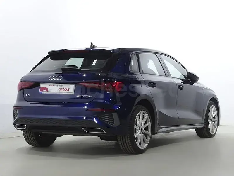 Usado Audi A3 S-Line 204 CV (150 kW) 2024 Azul Berlina