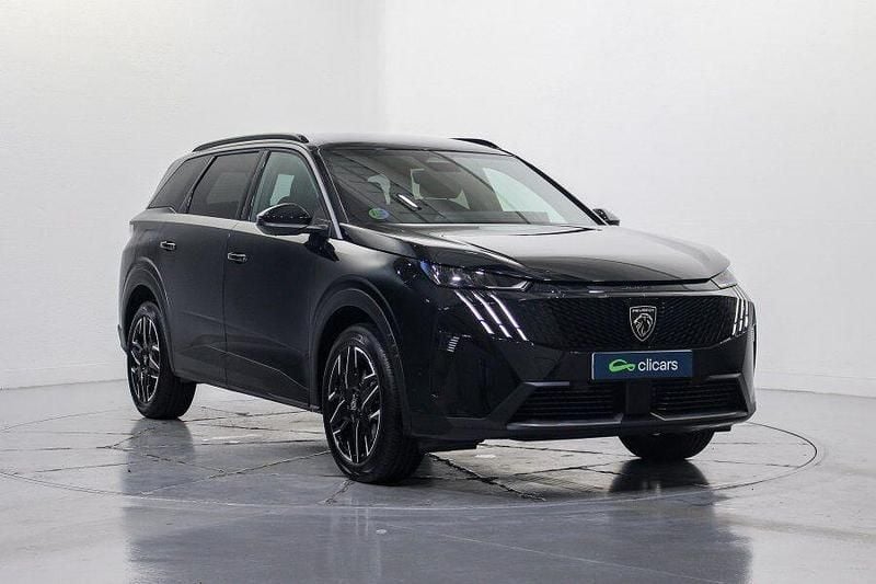 Usado Peugeot 5008 Allure 136 CV (100 kW) 2025 Negro SUV