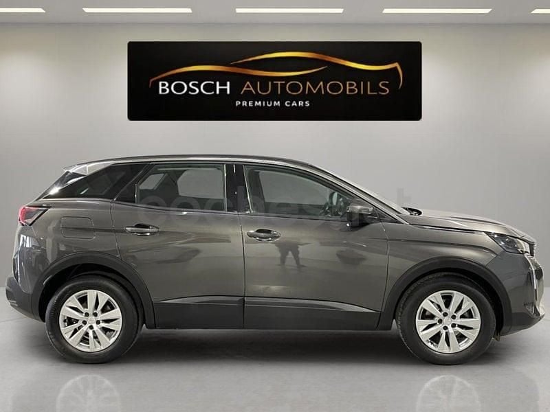 Usado Peugeot 3008 Active 130 CV (95 kW) 2021 Gris / plata SUV