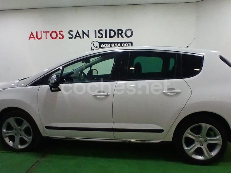 Blanco Usado 2012 Peugeot 3008 Access Berlina | 7990 € (Precio justo) - Imagen 1/4