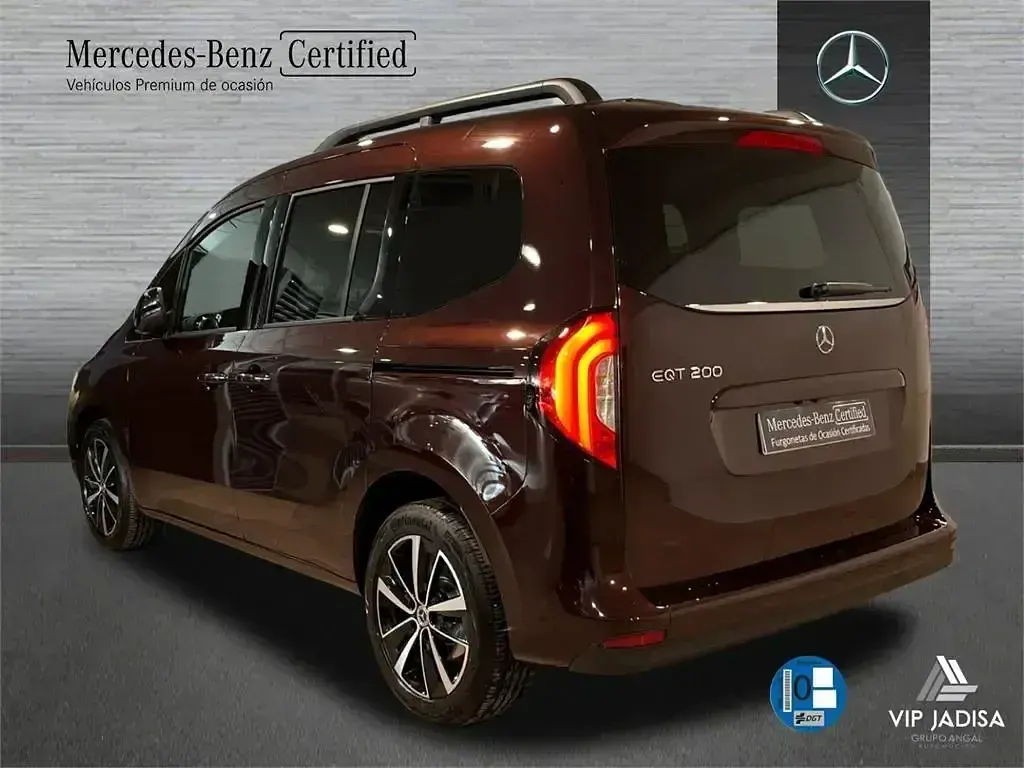 Usado Mercedes EQT200 89 kW (122 CV) 2023 Rojo Monovolumen