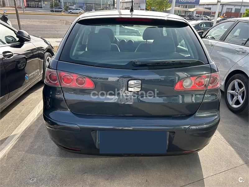 Usado Seat Ibiza Reference 64 CV (47 kW) 2004 Verde Utilitario