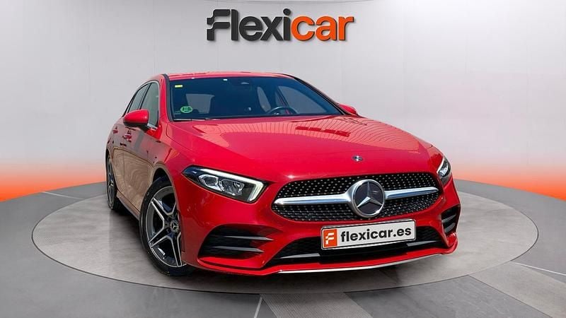 Usado Mercedes A180 117 CV (86 kW) 2018 Rojo Berlina