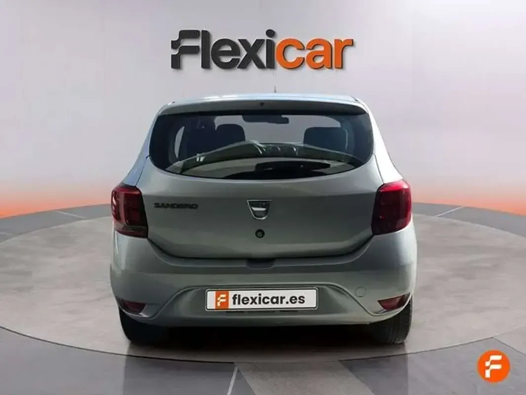 Usado Dacia Sandero Ambiance 75 CV (55 kW) 2017 Gris Utilitario