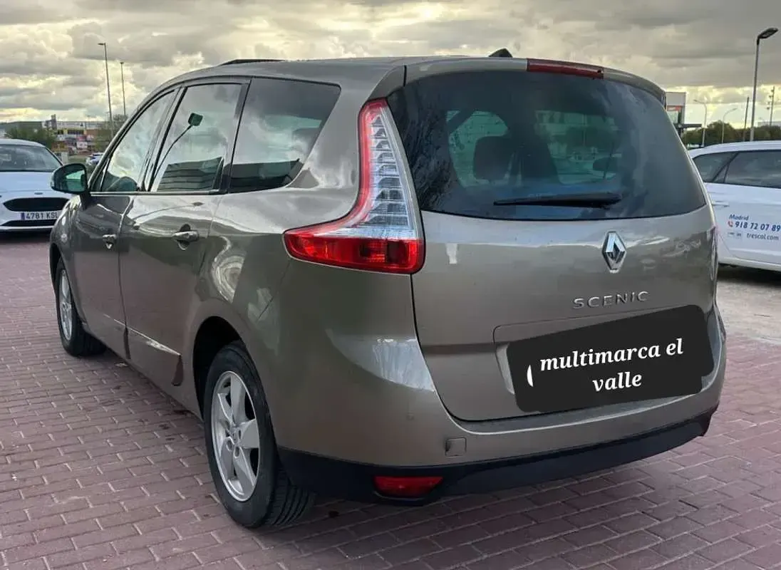 Usado Renault Scenic E-Tech 131 CV (96 kW) 2011 Marrón Monovolumen