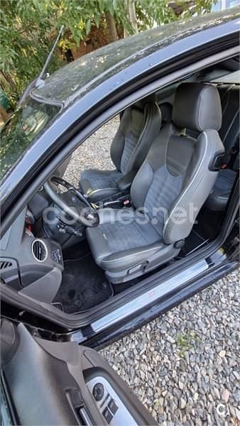 Usado Ford Focus ST 225 CV (165 kW) 2007 Negro Berlina