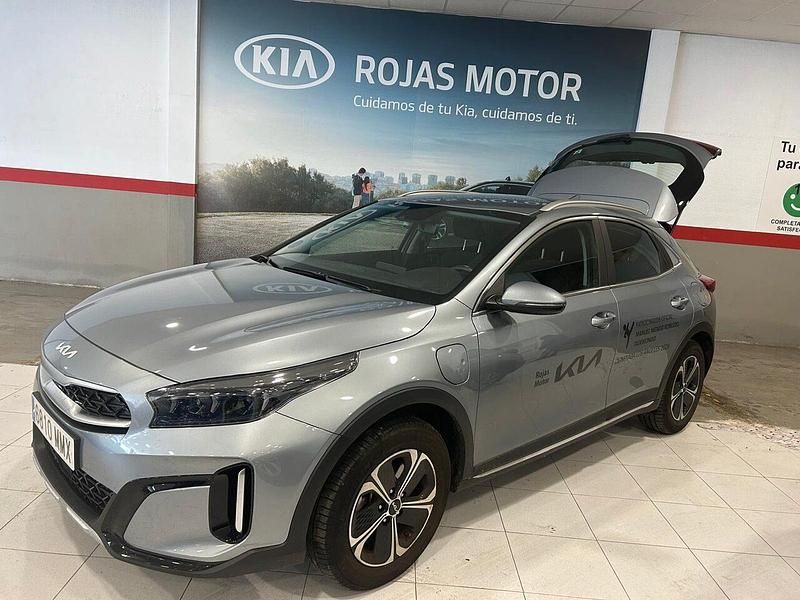 Usado Kia XCeed 141 CV (103 kW) 2024 Lunar silver SUV