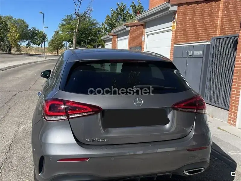 Usado Mercedes A250 218 CV (160 kW) 2022 Gris / plata Berlina