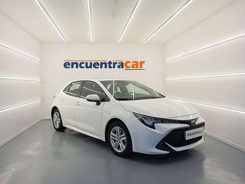 Używany Toyota Corolla Active 122 KM (89 kW) 2022 Biały Hatchback