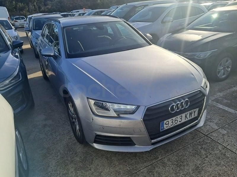Usado Audi A4 Advanced Plus 150 CV (110 kW) 2019 Gris / plata Familiar