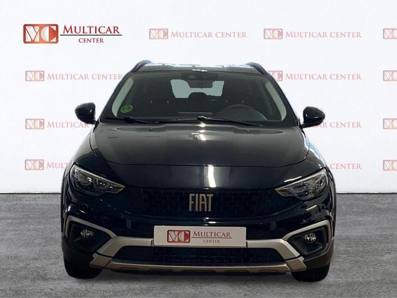 Nuevo Fiat Tipo Cross 101 CV (74 kW) 2025 Negro cinema (metalizado) Utilitario