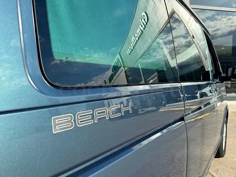 Usado VW California Beach 150 CV (110 kW) 2017 Verde Van