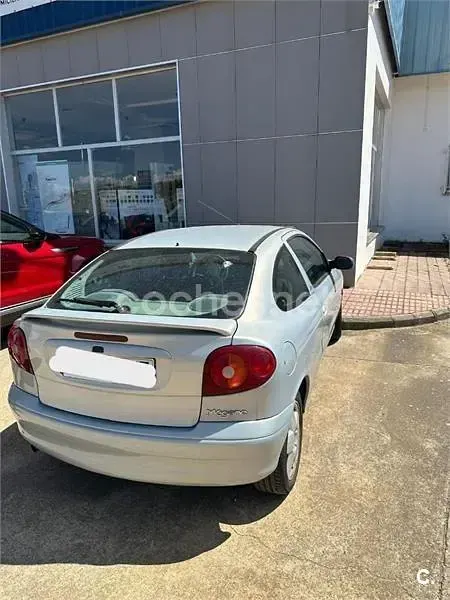 Usado Renault Mégane Coupé Sportway 95 CV (69 kW) 2002 Gris / plata Coupe