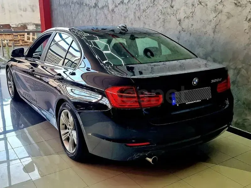Usado BMW 320 Efficient Dynamics 163 CV (119 kW) 2013 Negro Berlina