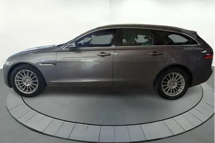 Usado Jaguar XF Sportbrake Prestige 161 CV (118 kW) 2019 Familiar