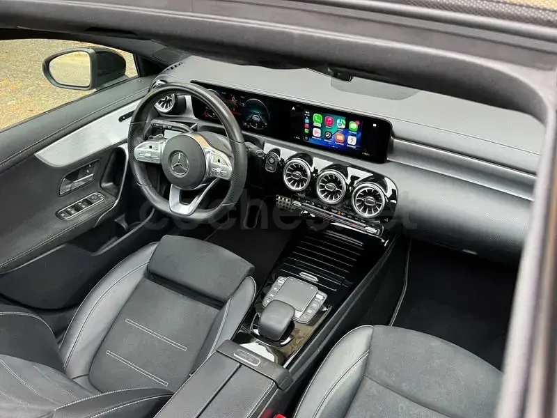 Usado Mercedes A180 136 CV (100 kW) 2022 Gris / plata Berlina