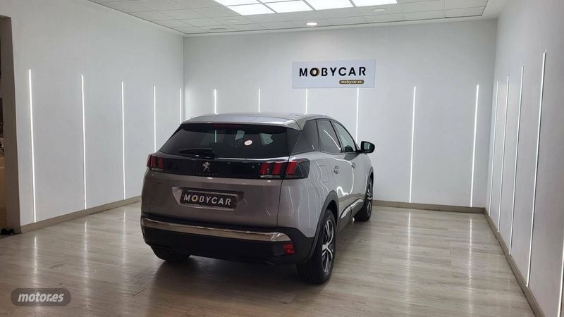 Usado Peugeot 3008 Allure 130 CV (95 kW) 2018 Blanco SUV